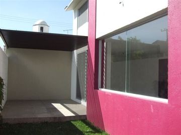 CASA EN VENTA EN PRIVADA, FRACC. PUERTA DEL SOL, CUERNAVACA MOR.