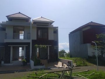 Villa Mewah Harga 1 Milyar Di BNS Kota Batu