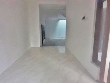 Rumah 2 Lantai Luas 127 di Tidar Estate kota Malang