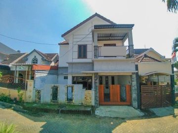 Rumah 2 Lantai Luas 127 di Tidar Estate kota Malang