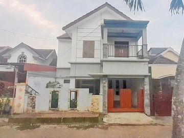 Rumah 2 Lantai Luas 127 di Tidar Estate kota Malang
