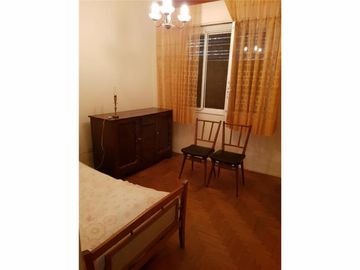 Venta de Chalet Zona La Quebrada, sobre Dastugue 2400.