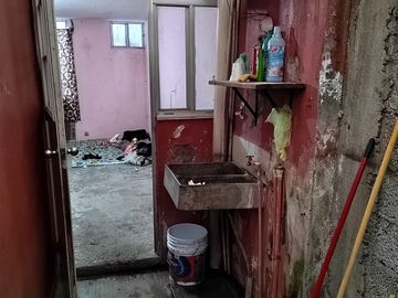 VENTA CASA TECAMAC COL FELIPE VILLANUEVA CERCA DE CENTRO TECAMAC