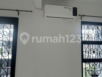 Disewakan Rumah 2 Lantai Ada AC & Water Heater di Cluster Lunaire Salvia, Serpong Park