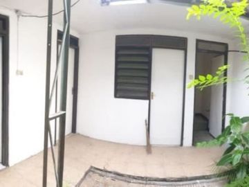 Rumah Darmo Permai Hadap Barat Listrik 2200 watt.okkra