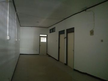 Rumah Darmo Permai Hadap Barat Listrik 2200 watt.okkra
