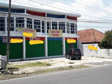 Ruko 2 lantai siap pakai depan pasar teras Mojolegi Biyolali Jawa Tengah
