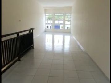 Ruko 2 lantai siap pakai depan pasar teras Mojolegi Biyolali Jawa Tengah