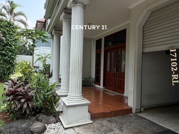 Dijual Rumah Terawat Lokasi Strategis Di Pondok Indah
