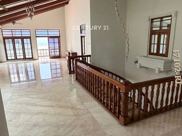 Dijual Rumah Terawat Lokasi Strategis Di Pondok Indah