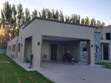 Casa en barrio privado 