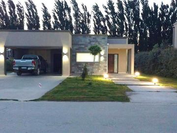 Casa en barrio privado 