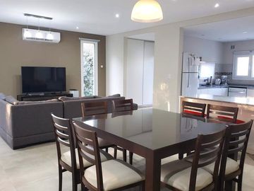 Casa en barrio privado 