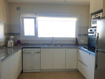 Casa en barrio privado 