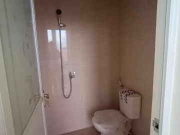 rumah lokasi tengah kota di gubeng Row jalan bisa 2mobil