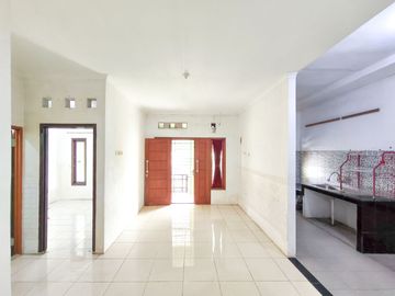 Rumah Luas 1 Lt 15 Menit ke Terminal Pondok Cabe Hadap Utara J-51879