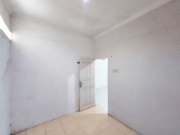 Rumah Luas 1 Lt 15 Menit ke Terminal Pondok Cabe Hadap Utara J-51879