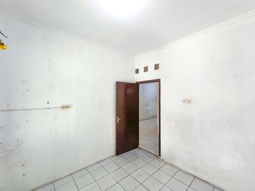 Rumah Luas 1 Lt 15 Menit ke Terminal Pondok Cabe Hadap Utara J-51879