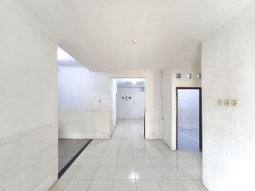 Rumah Luas 1 Lt 15 Menit ke Terminal Pondok Cabe Hadap Utara J-51879
