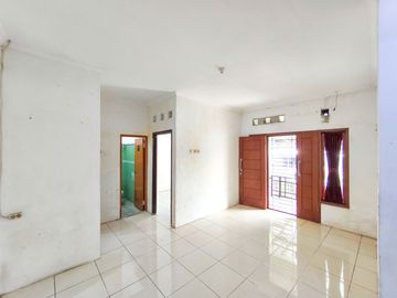 Rumah Luas 1 Lt 15 Menit ke Terminal Pondok Cabe Hadap Utara J-51879