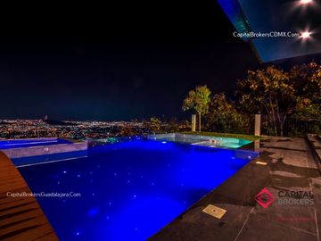 Casa en venta El Palomar zona sur Alberca Lujo