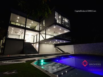 Casa en venta El Palomar zona sur Alberca Lujo