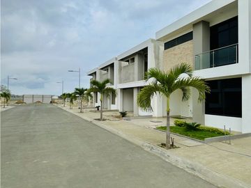 CASAS EN CONDOMINIO NINA EN MANTA