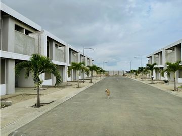 CASAS EN CONDOMINIO NINA EN MANTA
