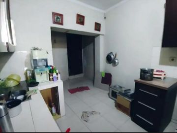 Rumah Pejompongan Hook Jakarta Pusat