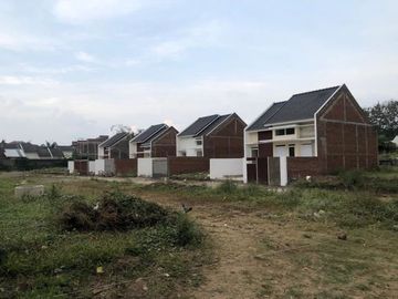 RUMAH STRATEGIS DEKAT EXIT TOL ASRIKATON PAKIS & BANDARA
