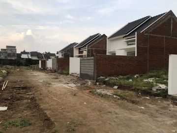 RUMAH STRATEGIS DEKAT EXIT TOL ASRIKATON PAKIS & BANDARA