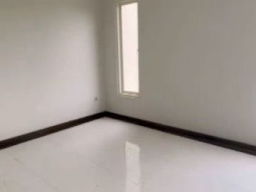 Termurah Rumah 2 Lantai Nginden Intan Row Jalan Lebar
