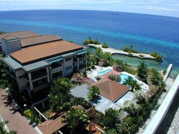 2 Bedroom Unit with Seaview for Rent in Mactan
