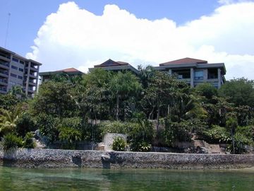 2 Bedroom Unit with Seaview for Rent in Mactan