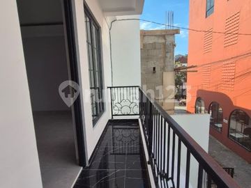 Hunian Premium Mampang - 3 Lantai, Desain Modern, Akses Strategis