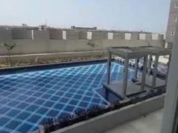 Apt. Puncak Dharmahusada Baru gress, Kosongan view pool