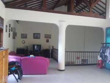 Jual Rumah Sangat Luas di Puri Indah daerah Pandugo Surabaya