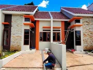 Rumah dijual bebas banjir akes mobil dekat stasiun KRL