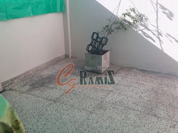 Casa En Planta Alta En Venta 140m2 Totales, Castelar