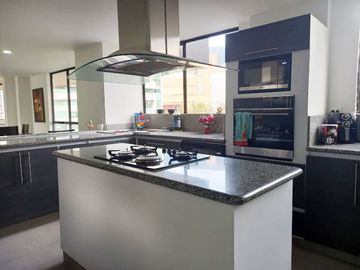 PR13066 Apartamento en venta sector La Aguacatala