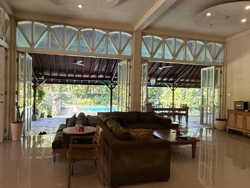 VILLA DI SABA HANYA 5 MENIT KE PANTAI SABA