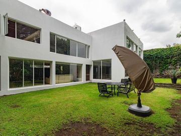 Espectacular casa en calle cerrada con vigilancia, Escarcha