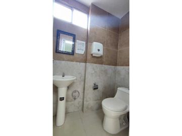 EDIFICIO COMERCIAL CON GALPÓN BODEGA EN VENTA ZONA MÉDICA DURN NORTE