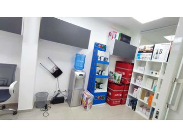 EDIFICIO COMERCIAL CON GALPÓN BODEGA EN VENTA ZONA MÉDICA DURN NORTE