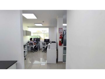 EDIFICIO COMERCIAL CON GALPÓN BODEGA EN VENTA ZONA MÉDICA DURN NORTE