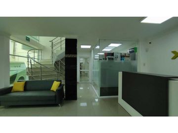 EDIFICIO COMERCIAL CON GALPÓN BODEGA EN VENTA ZONA MÉDICA DURN NORTE
