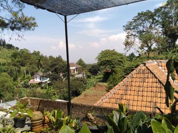Ruko 4 Lantai Dengan Arsitektur Antik Cihideung Bandung | IWANS
