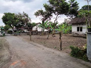 Tanah Sleman Disewakan di Demangan: Luas 1.100m2