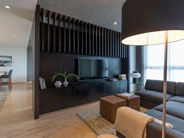 Departamento con cuarto de lavado y amenidades en residencial con campo de golf