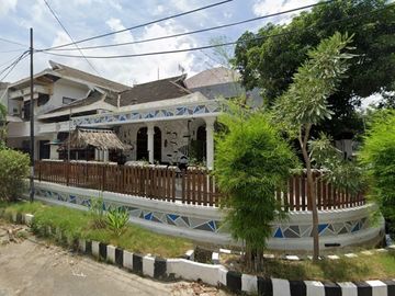 Rumah Mewah Hook di Kertajaya Indah Daerah Manyar